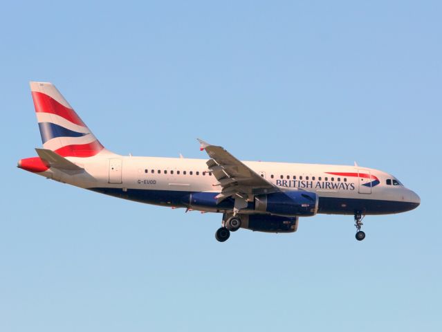 Airbus A319 (G-EUOD) - 18 sept 2015