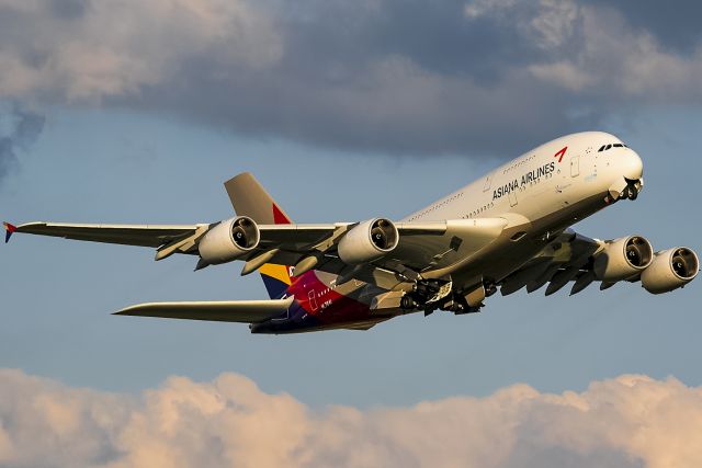 Airbus A380-800 (HL7641) - evening sun