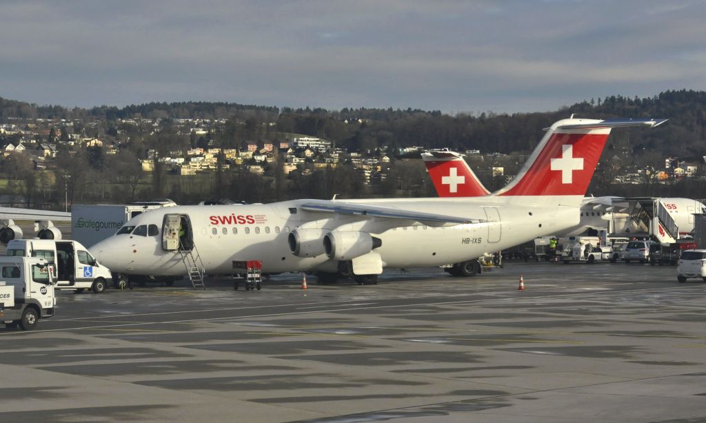 Avro RJ-100 Avroliner (HB-IXS) - Swiss British Aerospace Avro RJ100 HB-IXS in Zurich