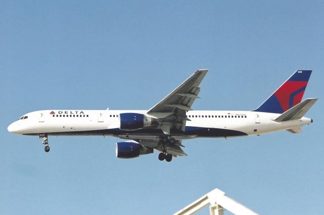 Boeing 757-200 (N622DL)