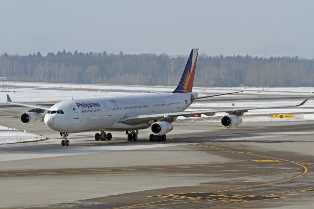 Airbus A340-300 (RP-C3431)