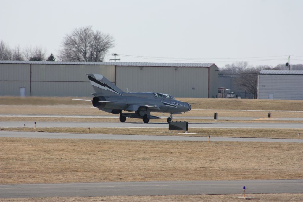 MIKOYAN MiG-21 (N1165) - Rolling out RWY 27