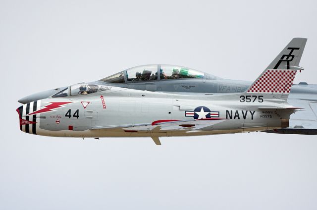 N400FS — - FJ-4B Fury w. Hornet