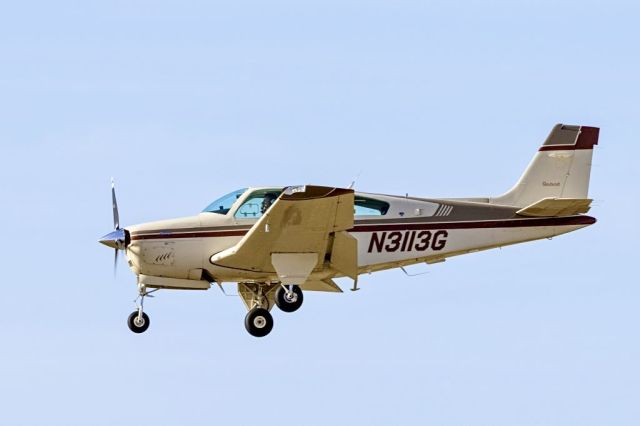 Beechcraft Bonanza (33) (N3113G)