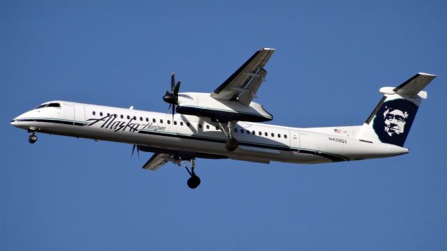 de Havilland Dash 8-400 (N439QX) - N439QX Horizon Air De Havilland Canada DHC-8-400 - cn 4246br /Date of Manufacture * Jan 2009br /Age 6.3 Yearsbr /2015-05-15 AS200189 Portland (PDX) San Jose (SJC) Landed 18:06