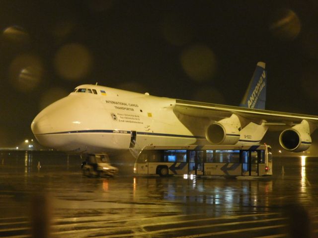 Antonov An-124 Ruslan (UR-82027)