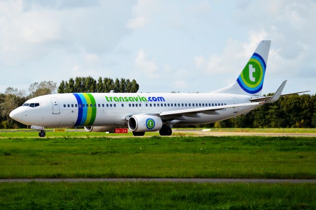 Boeing 737-800 (PH-HZD) - Transavia 737-8K2 PH-HZD landed on Runway 06 at Rotterdam The Hague Airport. (21-09-2014)