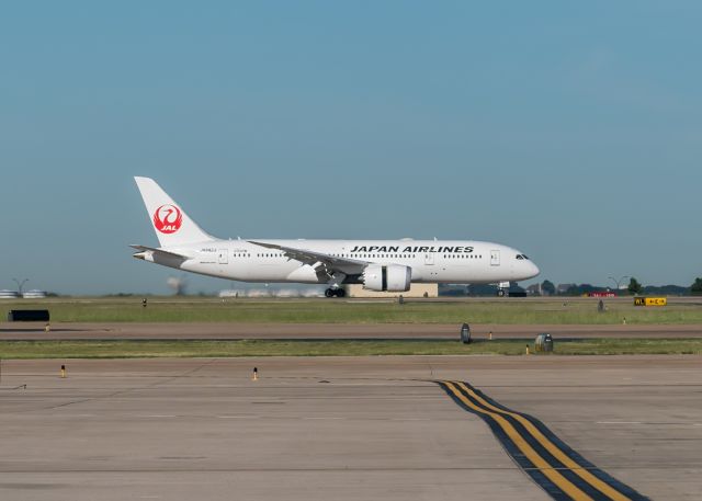 Boeing 787-8 (JA842J)