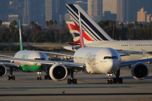 BOEING 777-300ER (A6-EGF)