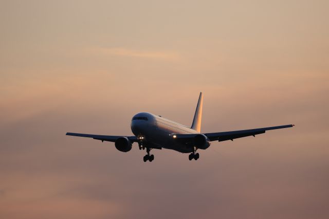 BOEING 767-300 (JA657J) - May 6th 2022:HND-HKD.