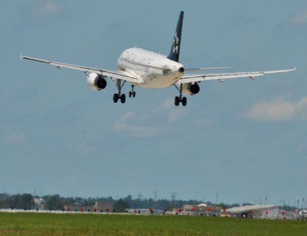 Airbus A319 (N522TA)