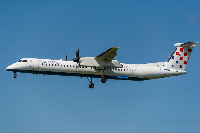 de Havilland Dash 8-400 (9A-CQA)