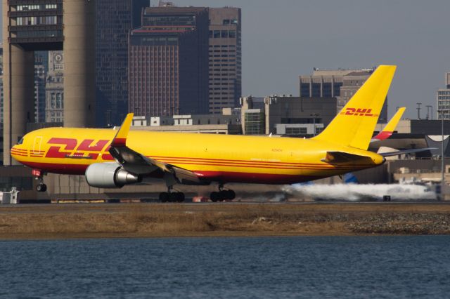 BOEING 767-300 (N284DH)