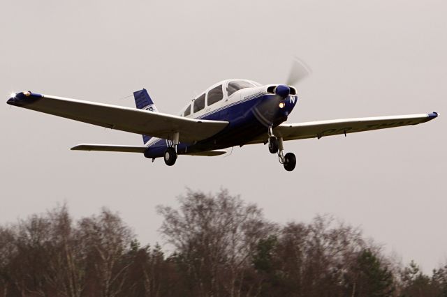 Piper Cherokee (OO-TMN)