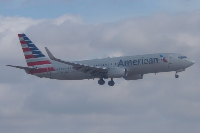 Boeing 737-700 (N940NN)