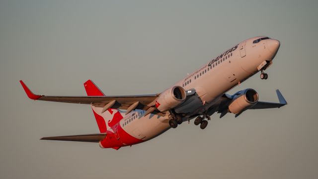 Boeing 737-700 (VH-VZD) - QF688 to Melbourne