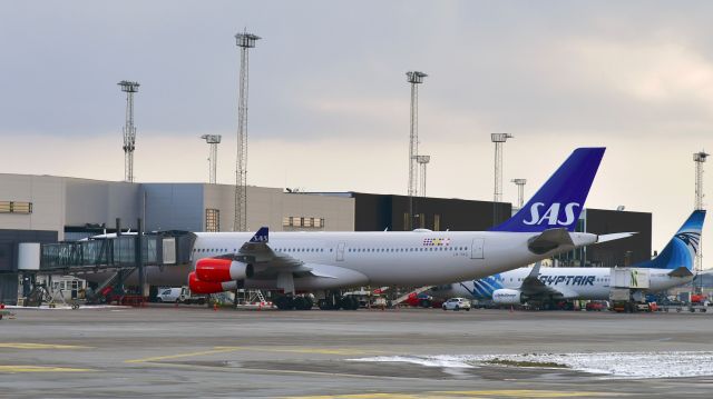 Airbus A340-300 (LN-RKG) - SAS Airbus A340-313 LN-RKG in Copenhagen