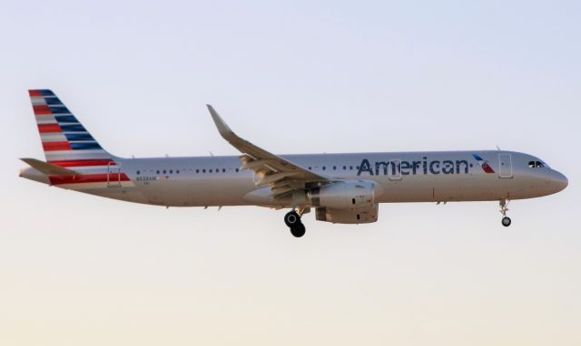 Airbus A321 (N928AM)