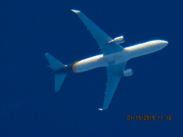 BOEING 767-300 (N332UP)