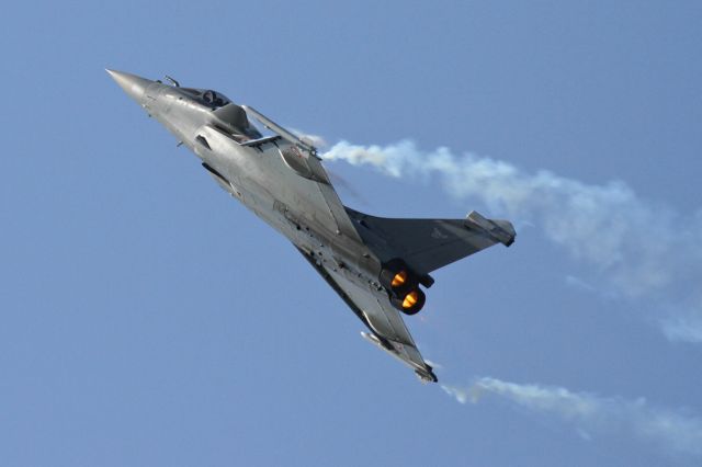 — — - Rafale de la Marine Française