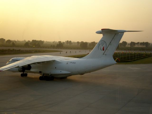 Ilyushin Il-76 (UR-BKS)