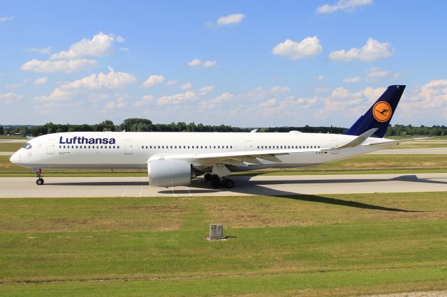 Airbus A350-900 (D-AIXF)