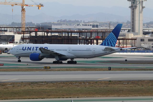 Boeing 777-200 (N771UA)