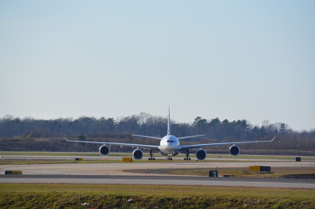 Airbus A340-600 (D-AIHV)