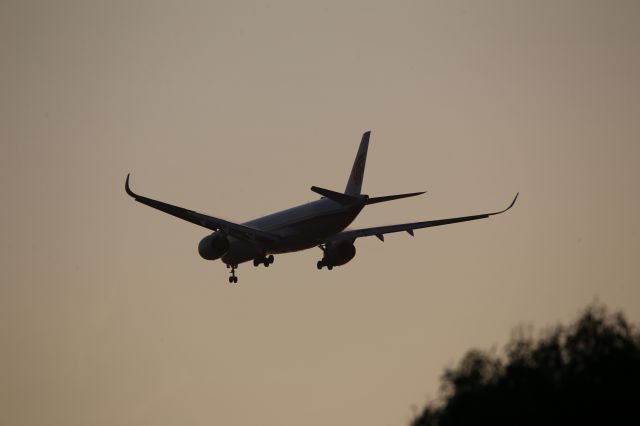 Airbus A350-900 (B-1081)