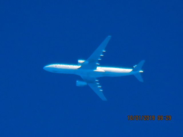 Airbus A330-300 (C-GHLM)