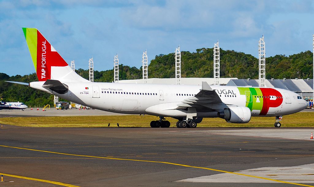 Airbus A330-200 (CS-TOK)
