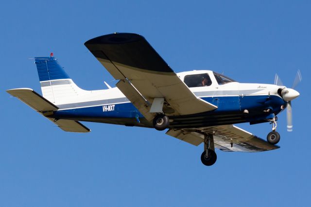 Piper Cherokee (VH-MXT)