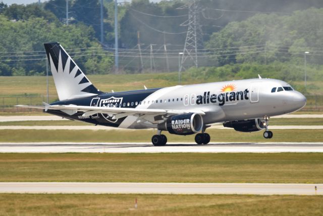 Airbus A319 (N328NV) - Departing 5-L 07-13-22 bound for EYW