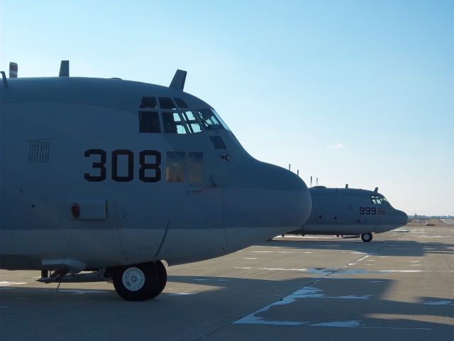 Lockheed C-130 Hercules —