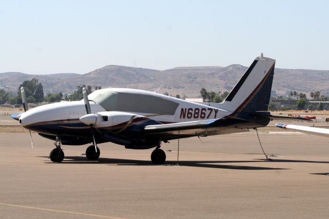 Piper Aztec (N6867Y) - 11-Aug-11