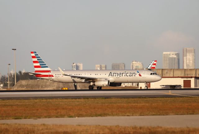 Airbus A321 (N167AN)