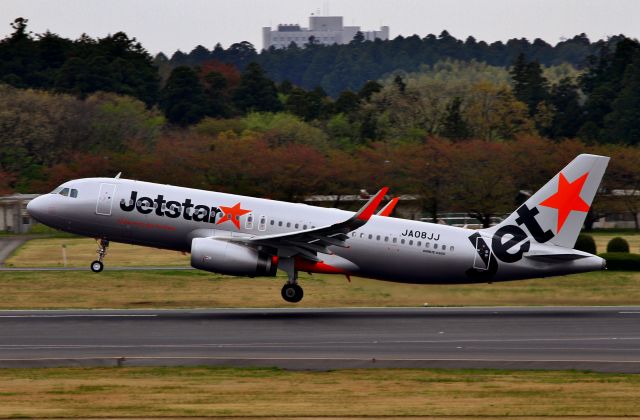 Airbus A320 (JA08JJ) - JetStar Japan-A320br /April 9, 2013