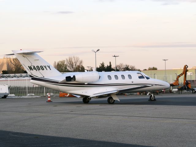 CORBY Starlet (N498YY) - At Avignon, France. 29 NOV 2015.