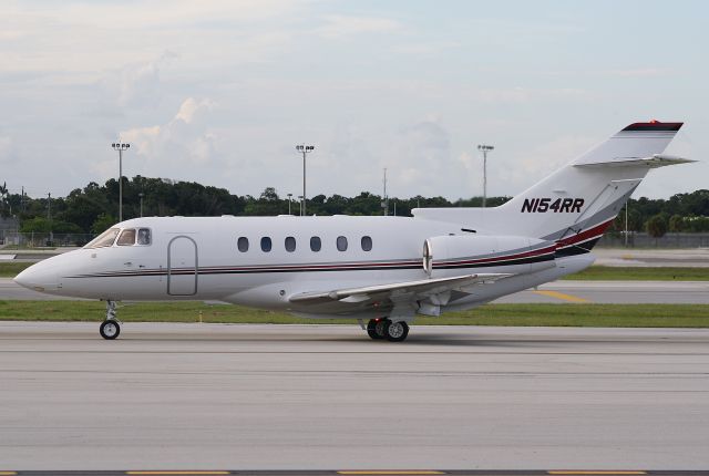 Hawker 800 (N154RR)