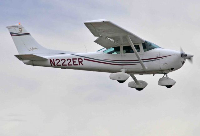 Cessna Skylane (N222ER)