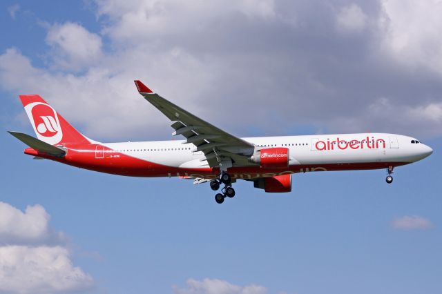 Airbus A330-300 (D-AERK)