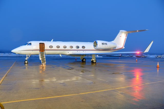 Gulfstream Aerospace Gulfstream IV (N5115) - Seen at KFDK on 3/2/2010    a href=http://discussions.flightaware.com/profile.php?mode=viewprofile&u=269247  [ concord977 profile ]/a