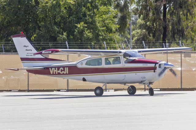 Cessna Centurion (VH-CJI) - Cessna 210L Centurion at Wagga Wagga Airport.