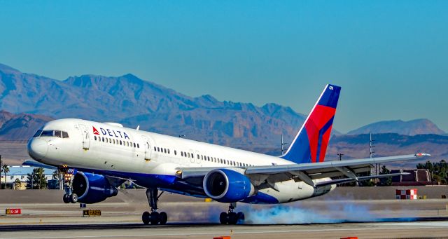 Boeing 757-200 (N679DA) - N679DA Delta Air Lines Boeing 757-232 s/n 26955 - Las Vegas - McCarran International (LAS / KLAS)br /USA - Nevada,  January 11, 2019br /Photo: TDelCoro
