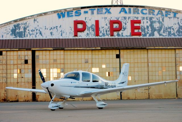 Cirrus SR-20 (N623DA)