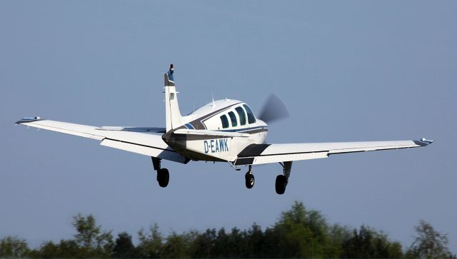 Beechcraft Bonanza (36) (D-EAWK)