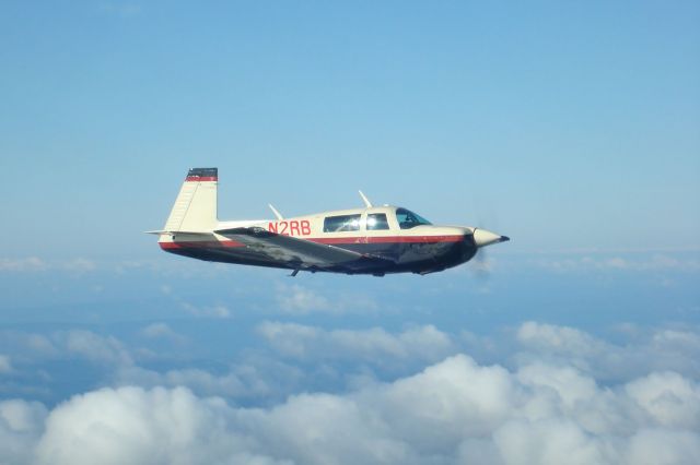 Mooney M-20 (N2RB)