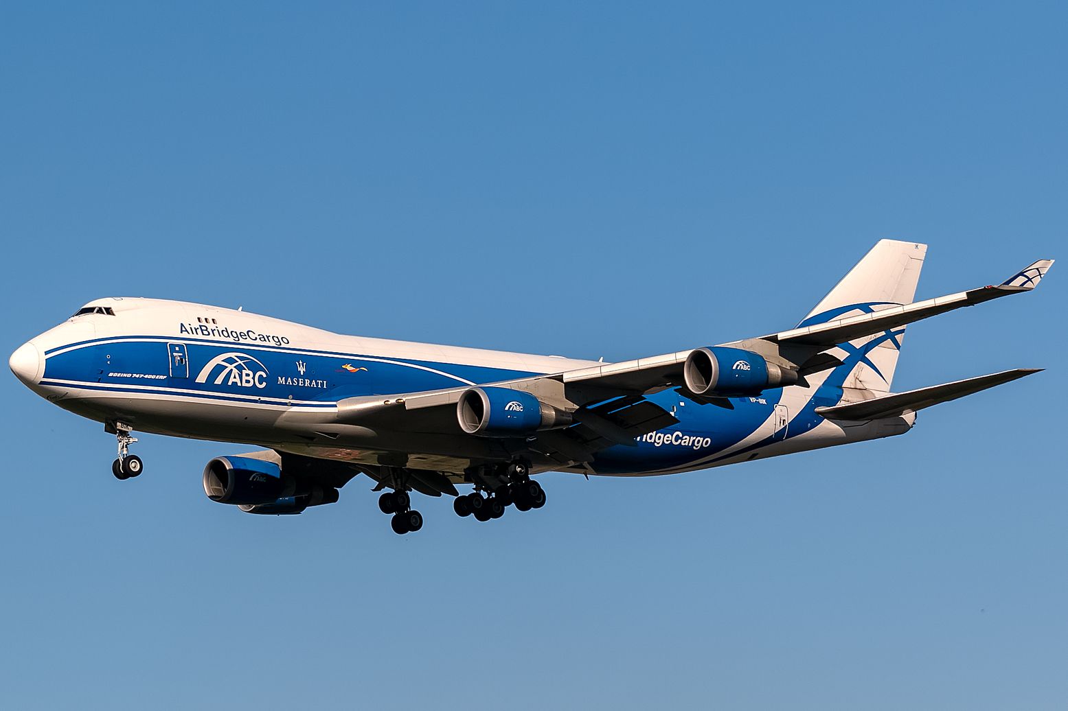 Boeing 747-400 (VP-BIK)
