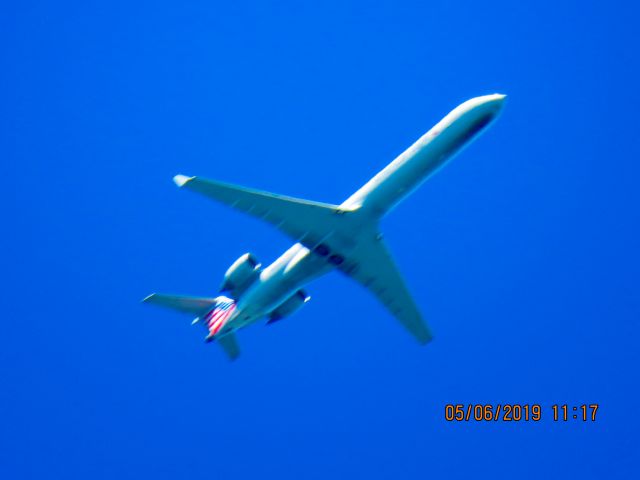 Canadair Regional Jet CRJ-900 (N935LR)