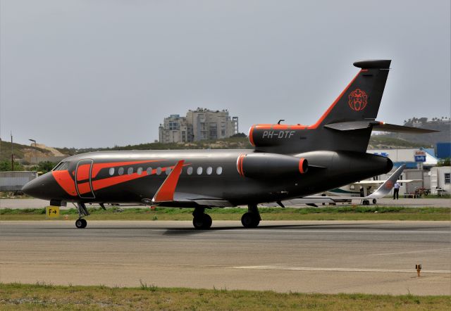 Dassault Falcon 900 (XRO482) - Exxaero 482